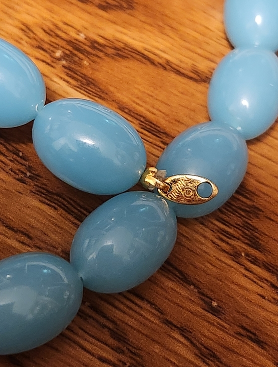 Vintage Trifari Turquoise-Colored Beaded Necklace - Picture 9 of 10